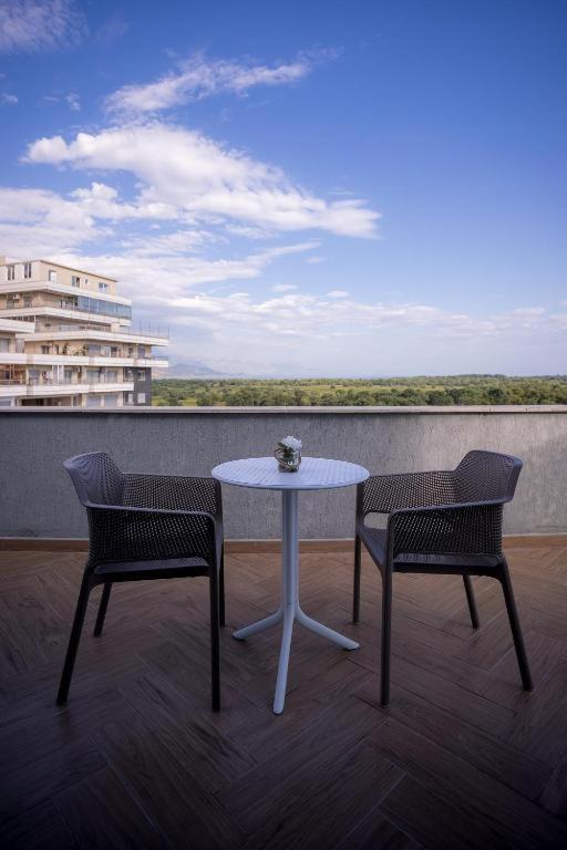 Sky Hotel شكودر المظهر الخارجي الصورة