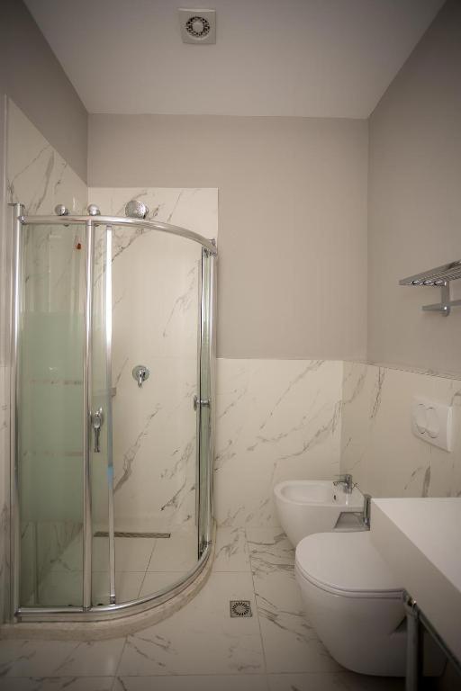 Sky Hotel شكودر المظهر الخارجي الصورة