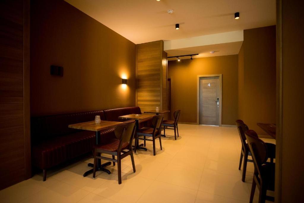 Sky Hotel شكودر المظهر الخارجي الصورة