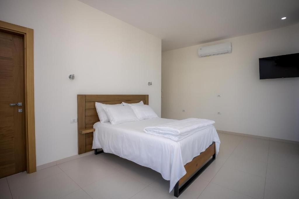 Sky Hotel شكودر المظهر الخارجي الصورة
