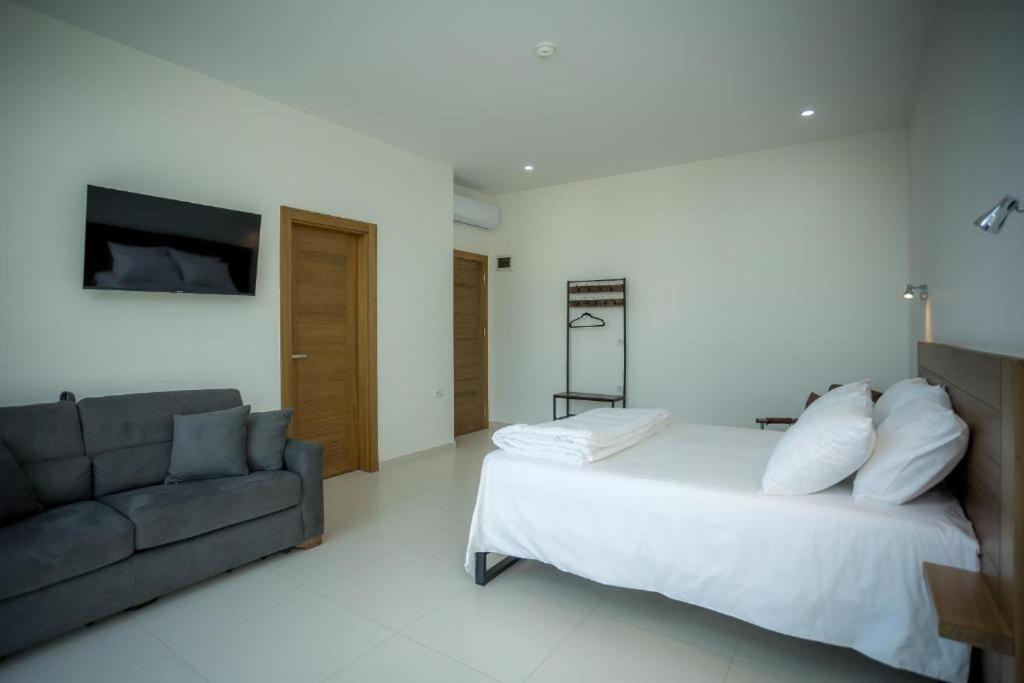 Sky Hotel شكودر المظهر الخارجي الصورة