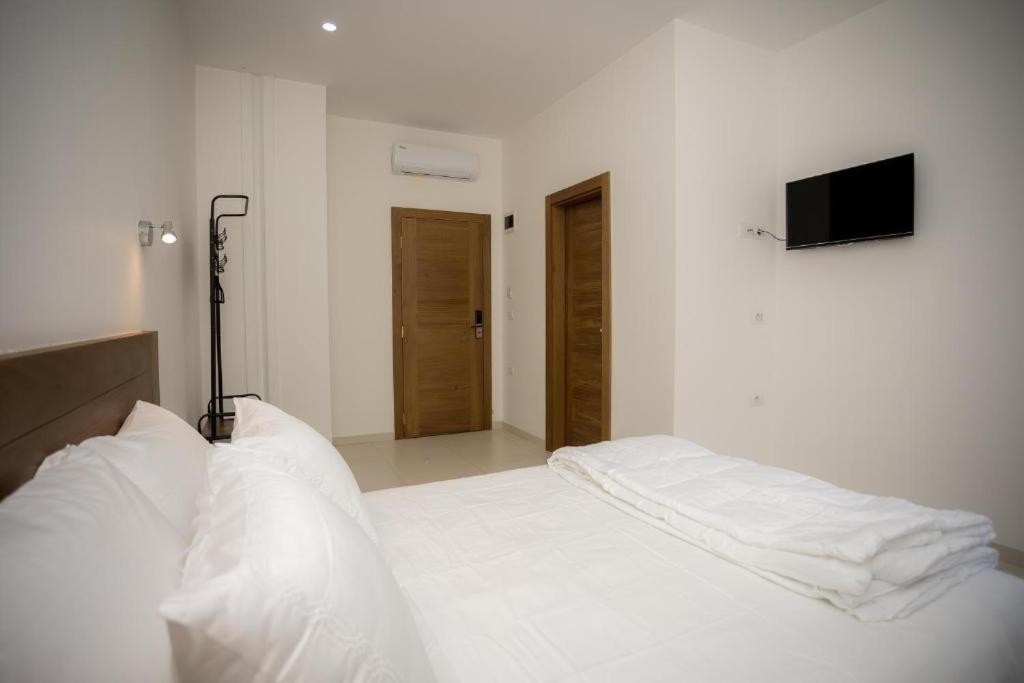 Sky Hotel شكودر المظهر الخارجي الصورة