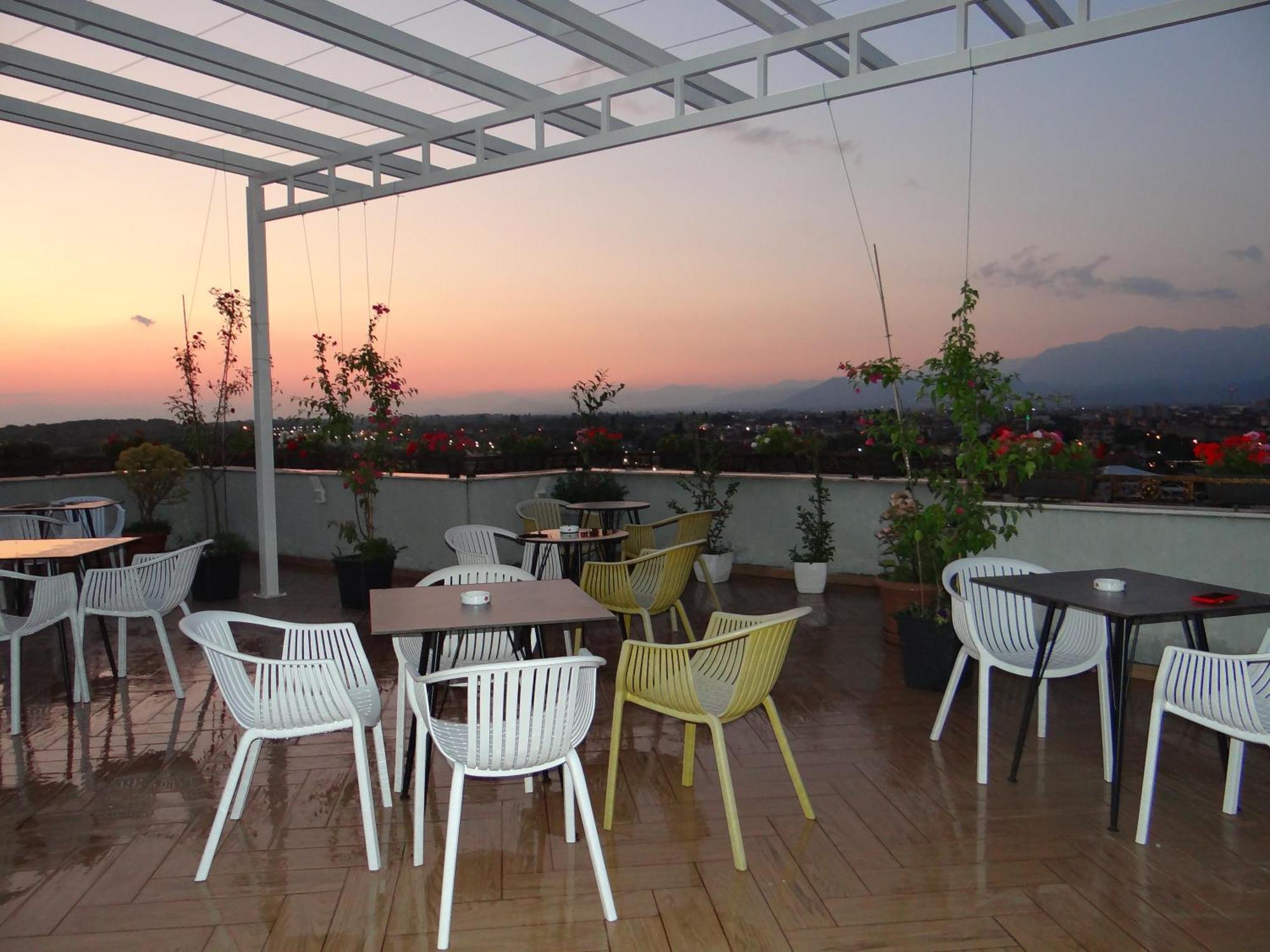 Sky Hotel شكودر المظهر الخارجي الصورة